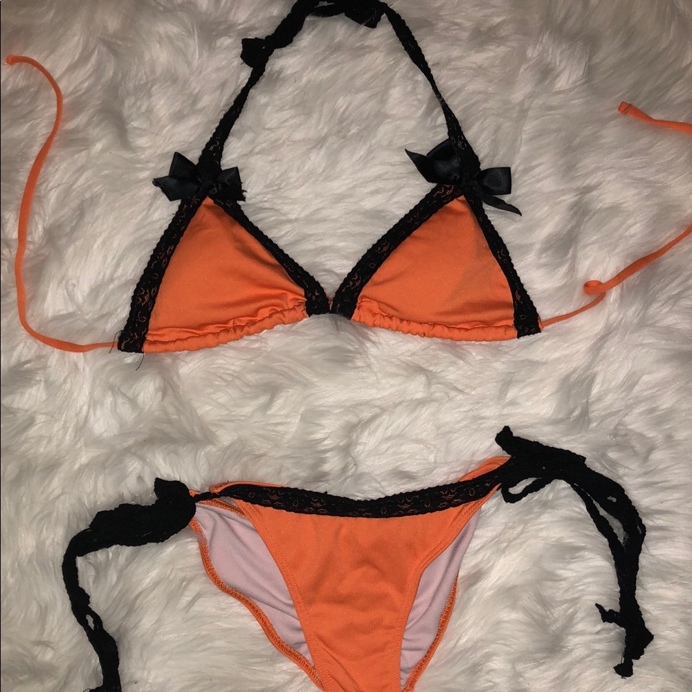 Super cute orange & black bikini!